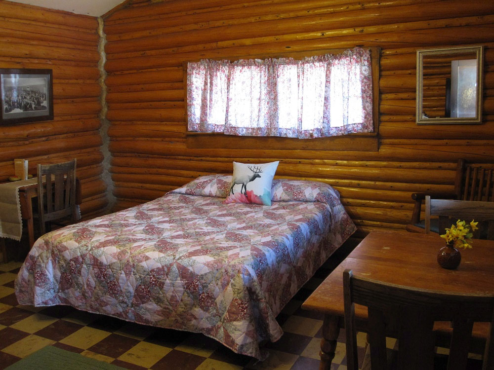 wyoming cabin rental sodbuster cabin picture